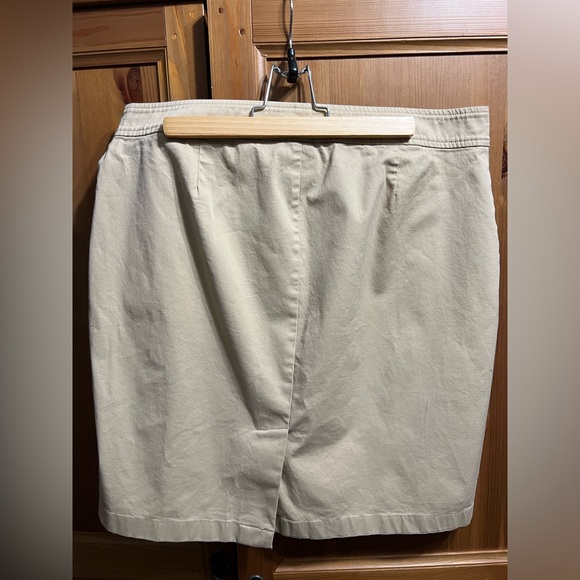 Ralph Lauren “Lauren” Khaki Mini Skirt Size 12 - Picture 3 of 4
